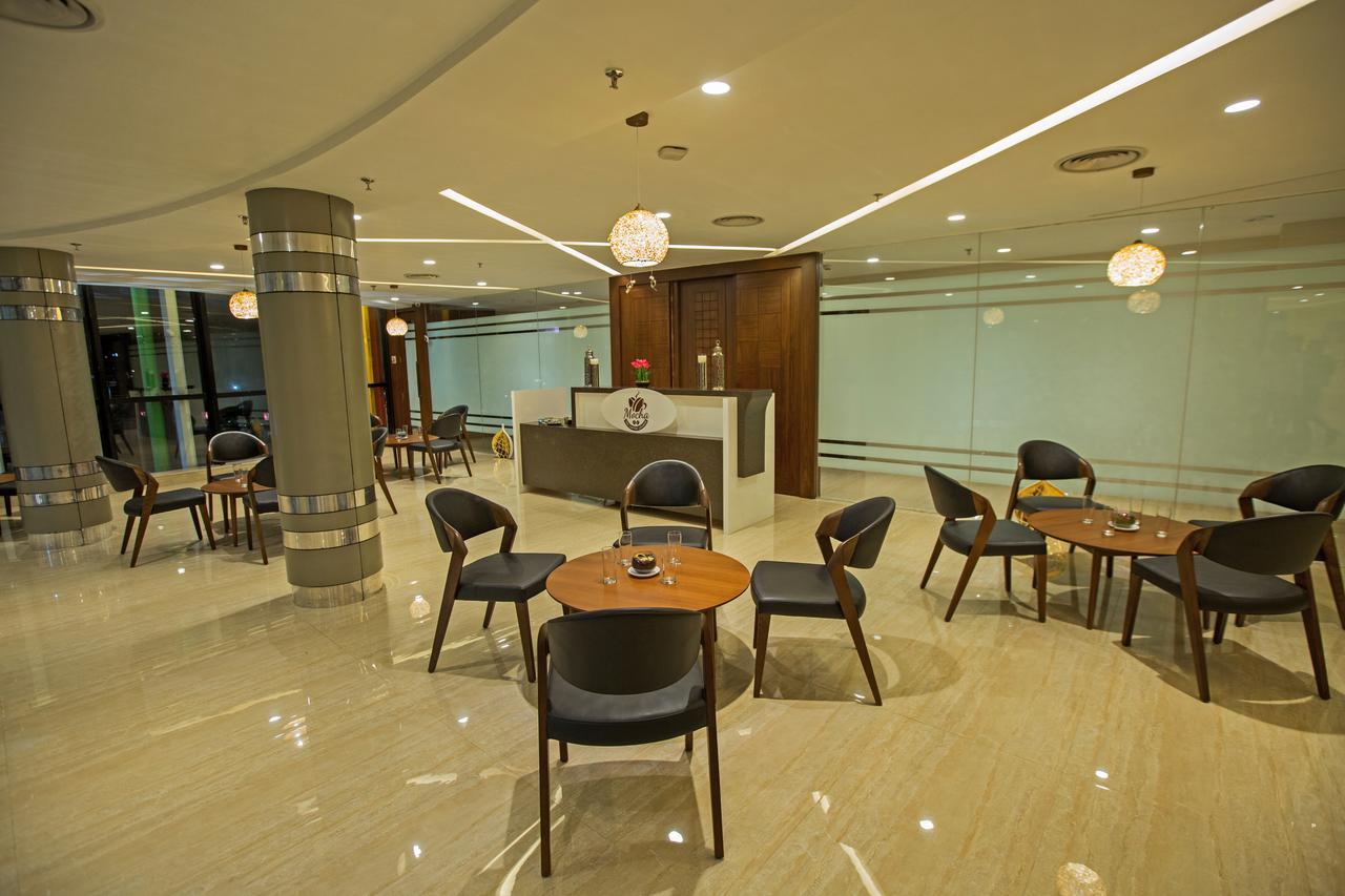 M Crown Hotel Shillong Bagian luar foto