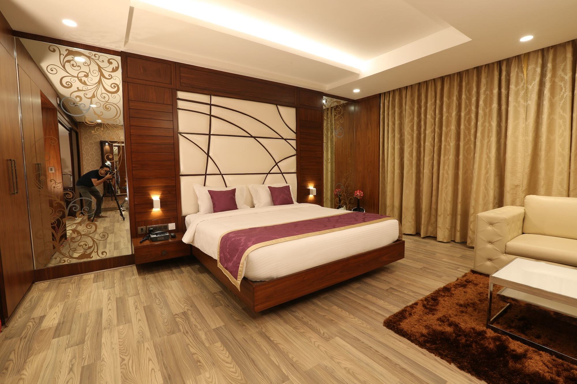 M Crown Hotel Shillong Bagian luar foto